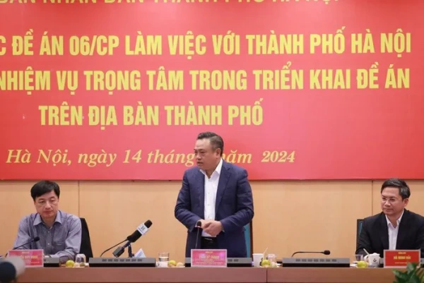 Chủ tịch TP Hà Nội: Mọi cơ sở khám chữa bệnh phải triển khai sổ sức khỏe điện tử